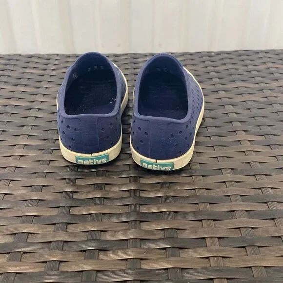 Native Jeffersons kid size 9