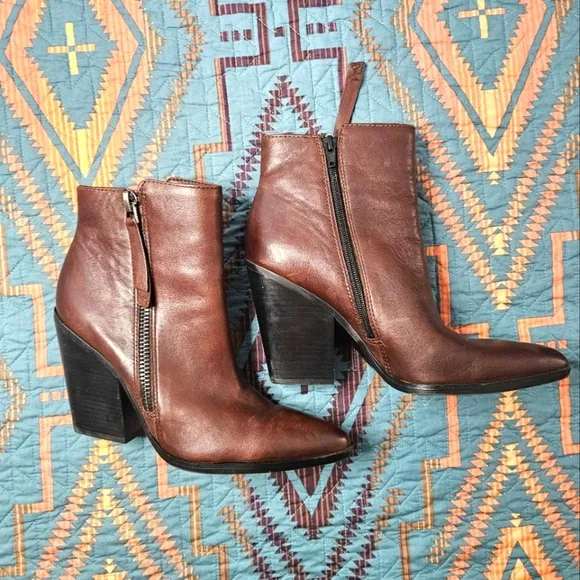 Naturalizer ankle boots
