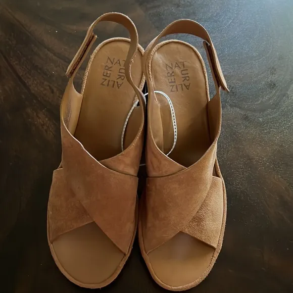 NATURALIZER Genn-Leap Slingback Sandals
