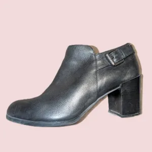 Naturalizer HARLEY Black Leather Ankle Boots Size 10 M