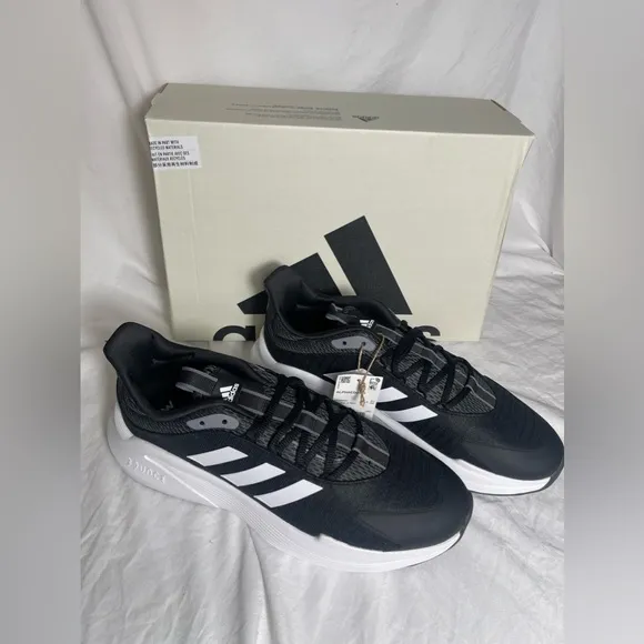 New Adidas size 10.5 Men’s Alpha Edge athletic running shoes 1F7292