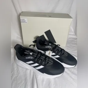 New Adidas size 10.5 Men’s Alpha Edge athletic running shoes 1F7292