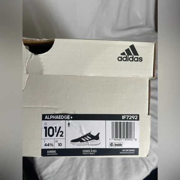 New Adidas size 10.5 Men’s Alpha Edge athletic running shoes 1F7292
