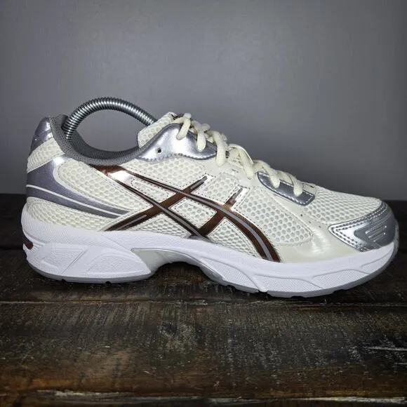 NEW ASICS Gel 1130 Womens Size 10 Running Shoe 1202A164 White Cream Brown Silver