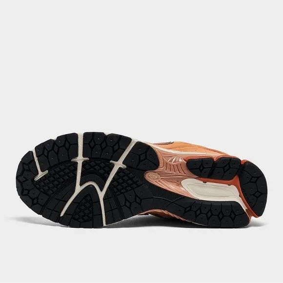 NEW BALANCE 2002R CASUAL SHOES  Men Shoes Casual（Knicks orange）