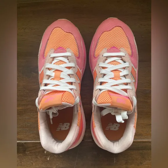 New Balance 57/40 Valentine's Day Limited Edition Sneakers Size 8.5 Womens Pink