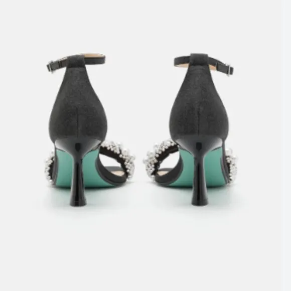 new BETSEY JOHNSON    Milo Heeled Sandals (251)