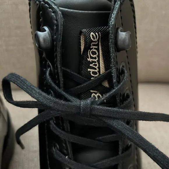 New Blundstone Lace Up Gore Boots Patent Leather US 8.5
