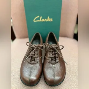 New Clarks Bendables women 8M beals redwood leather shoes