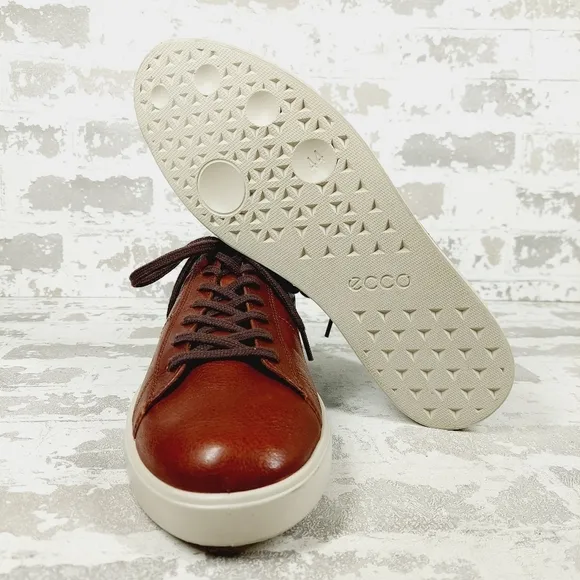 NEW ECCO Brown Leather Lace Up Round Toe Casual Trainer Sneakers V44