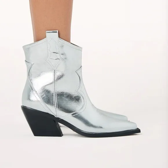 New in Box Bamboo Silver Metallic Cowgirl Ankle Boots!