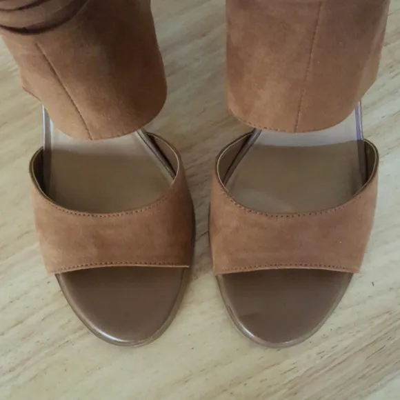 NEW IN BOX.  Crown Vintage shoes