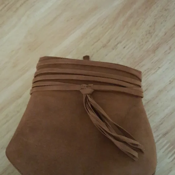 NEW IN BOX.  Crown Vintage shoes