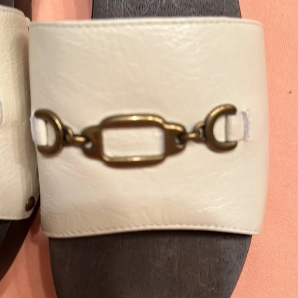 New Larroude clog mule shoes. Size 8. Dust bag included.