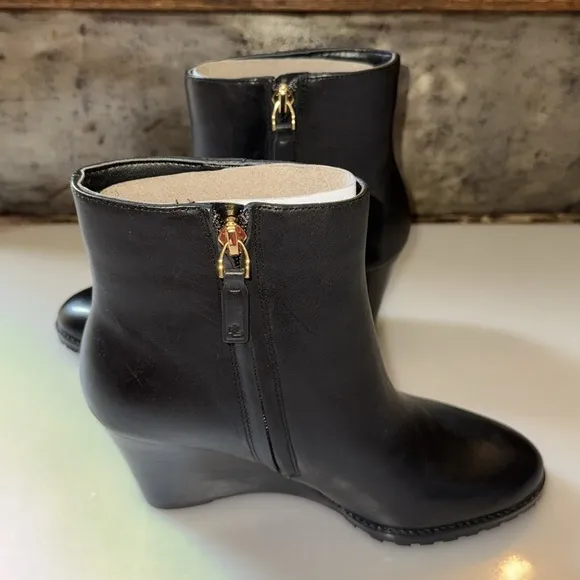 NEW Lauren Ralph Lauren Black Wedge Ankle Boot In Size 6
