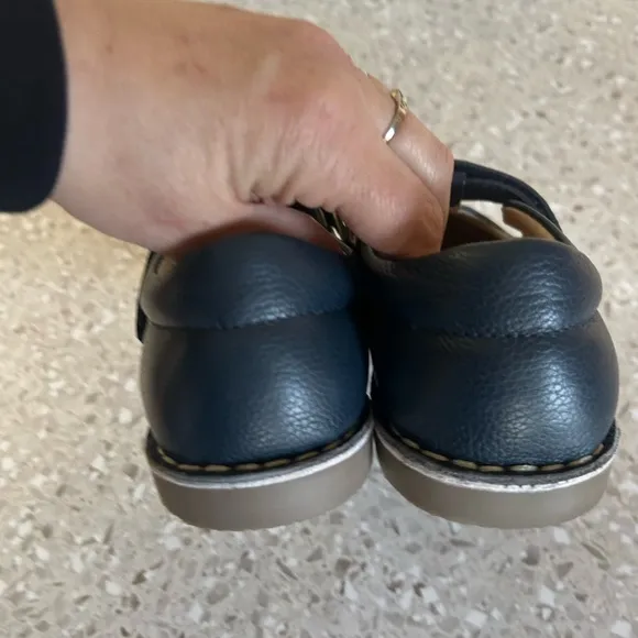 New Mini Boden Leather T-bar Flats Navy Blue (36)US 4 youth