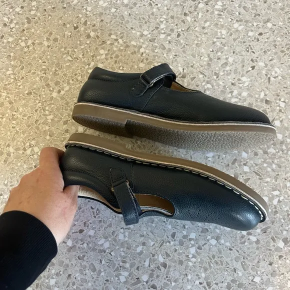 New Mini Boden Leather T-bar Flats Navy Blue (36)US 4 youth
