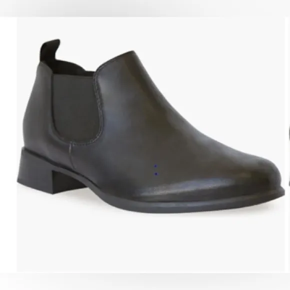 NEW! Munro Bedford Leather Bootie - Size 6.5