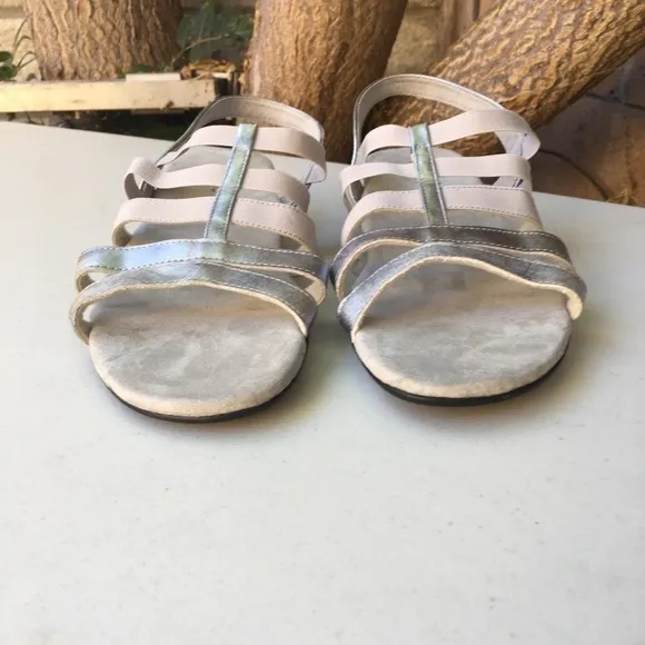NEW MUNRO Bev Silver Sandals Size 9.5 Wide Width Comfort Shoe