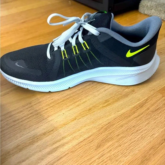New Nike Quest 4 men’s running shoes