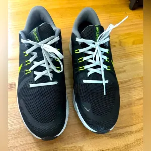 New Nike Quest 4 men’s running shoes