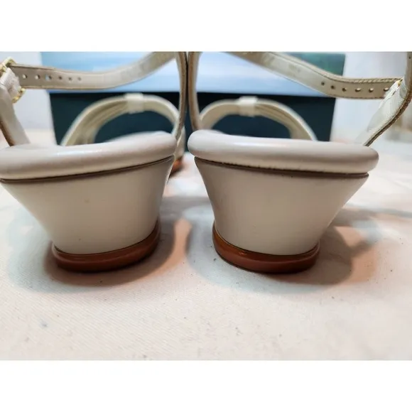 NEW SAS Sandals Ankle Strap Comfort Heels Beige Leather Size 8.5M