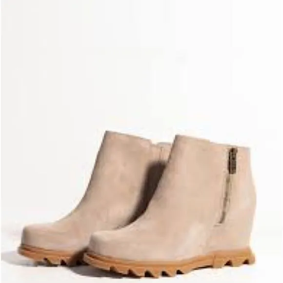 New Sorel Joan Of Arctic Wedge III Zippered Taupe Ankle Boots Size 5.5