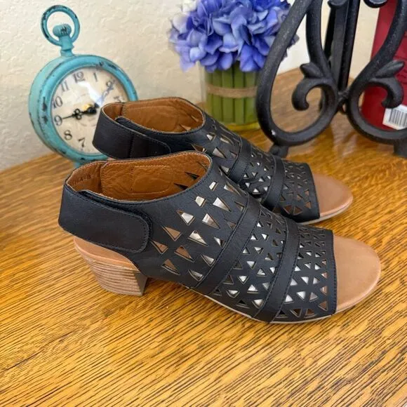 NEW Spring Step Dorotha Black Cut Out Sandals Size 8 Eu 38 Career, Casual NWOT