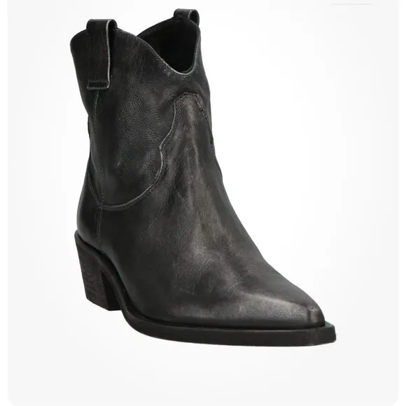 New TOSCA BLU Leather Burnished Metallic Ankle Boots US 7