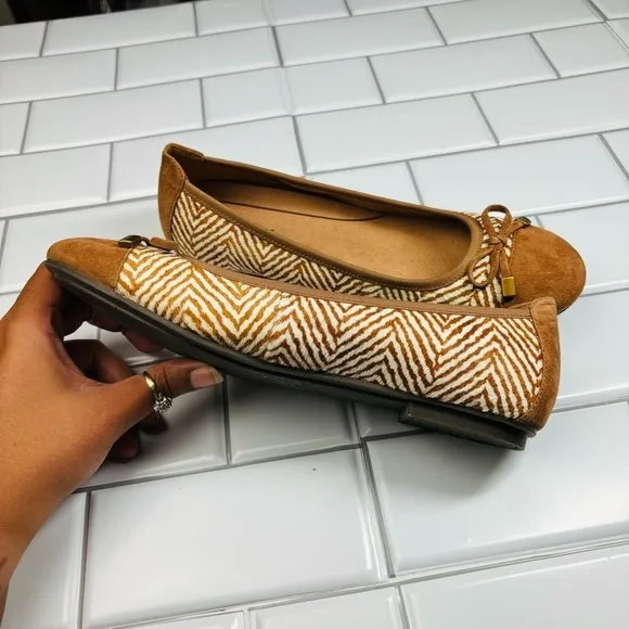 New VIONIC Minna Herringbone Brown Cream Cow Hair Suede Bow Ballet Flats 9