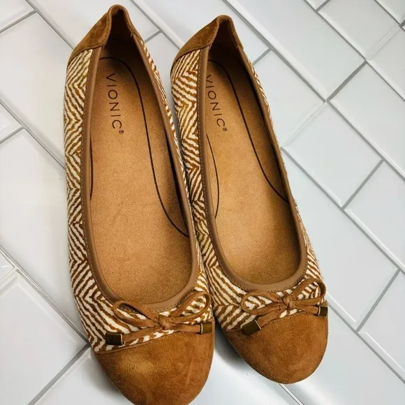 New VIONIC Minna Herringbone Brown Cream Cow Hair Suede Bow Ballet Flats 9