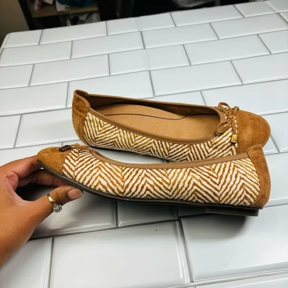 New VIONIC Minna Herringbone Brown Cream Cow Hair Suede Bow Ballet Flats 9