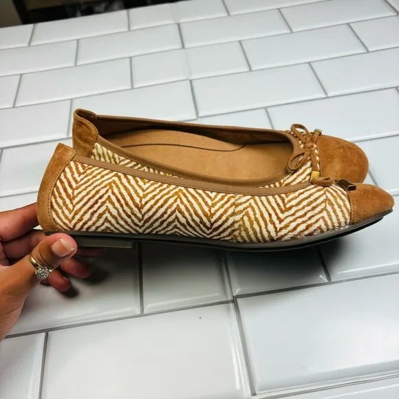New VIONIC Minna Herringbone Brown Cream Cow Hair Suede Bow Ballet Flats 9