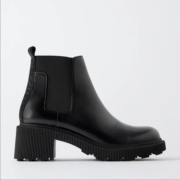 New Zara Low Lug Chelsea Logo Ankle Boots