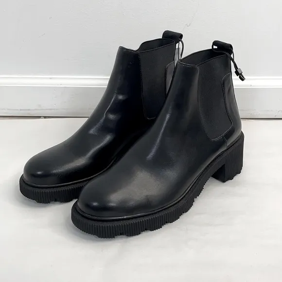 New Zara Low Lug Chelsea Logo Ankle Boots