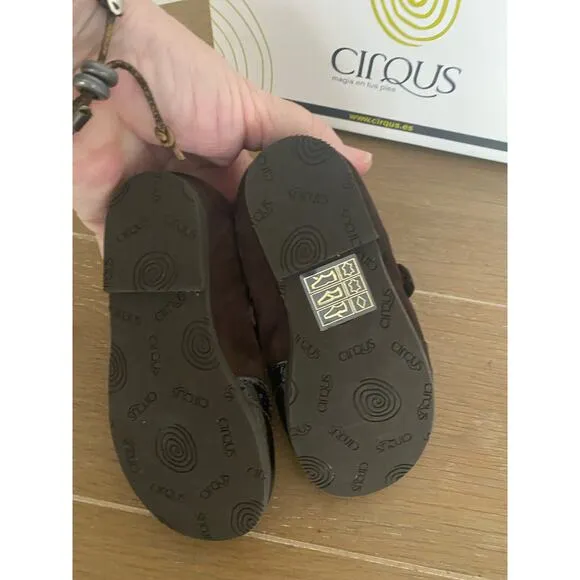 NIB Cirqus brown Mary Jane shoes, size 22 toddler
