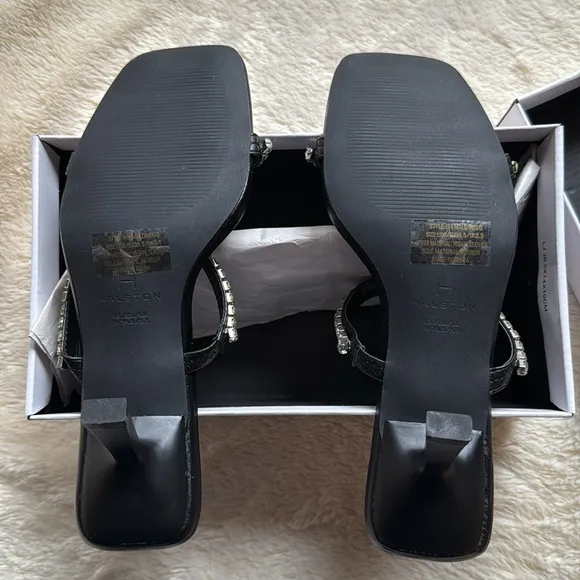 nib H by Halston Maldives Crystal Strap Sandals in Black size 8