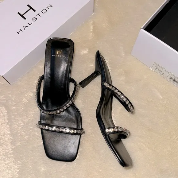 nib H by Halston Maldives Crystal Strap Sandals in Black size 8