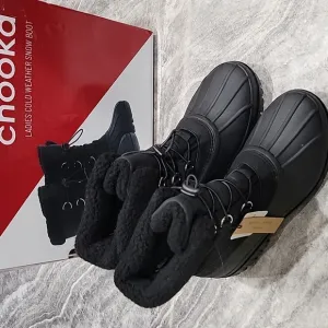 NIB  LADIES CHOOKA COLD WEATHER SNOW BOOTS