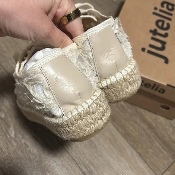 NIB Sundance Lace Petals Sneaker