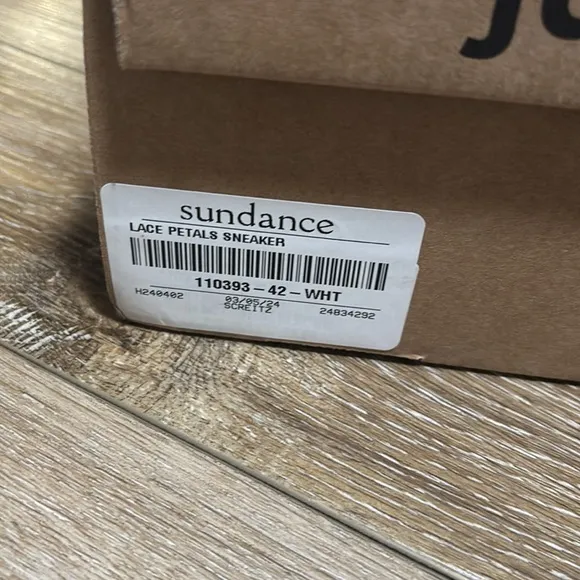NIB Sundance Lace Petals Sneaker