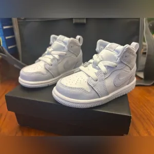 NIB /Toddler's Nike Air Jordan 1 Mid Cobalt Bliss/White Size 6C / Retail $100