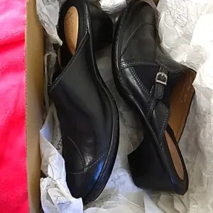 NIB Women's Clarks black leather mule size 8