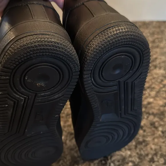 Nike Air Force 1 ‘07 triple black Men's Sneakers EUC 10.5