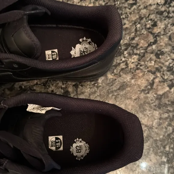 Nike Air Force 1 ‘07 triple black Men's Sneakers EUC 10.5