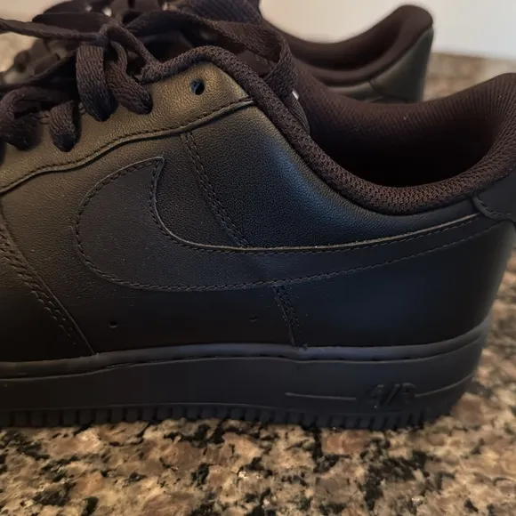 Nike Air Force 1 ‘07 triple black Men's Sneakers EUC 10.5