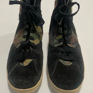 Nike Air Jordan Shoes Westbrook 0.2 Men’s Size 9 Suede Camo Hi Tops‎