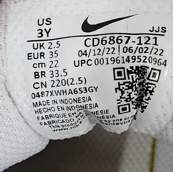 Nike Air Max 90 casual shoes size 3Y