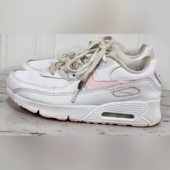 Nike Air Max 90 casual shoes size 3Y