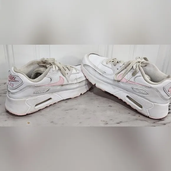 Nike Air Max 90 casual shoes size 3Y